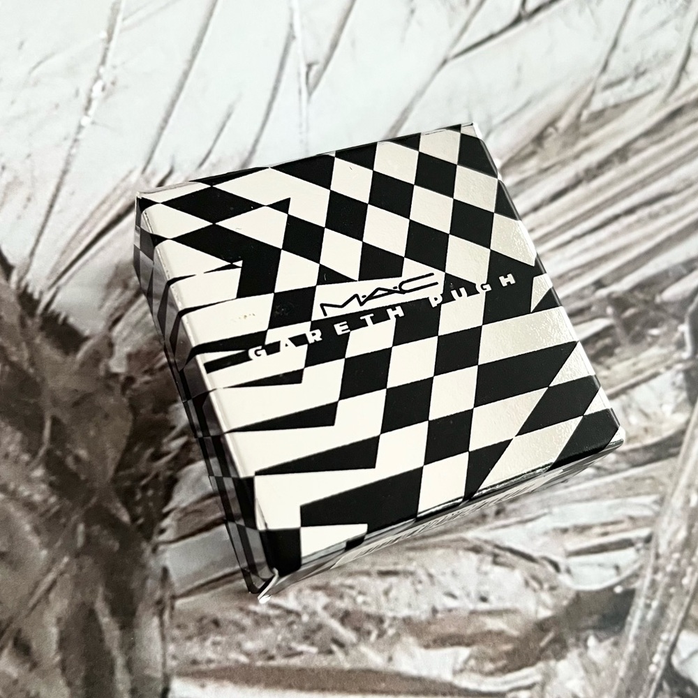 MAC Gareth Pugh Metal-X Cream Shadow Obscura ~ Limited Edition